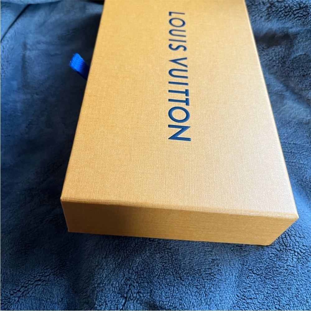 Louis Vuitton Gift Box - Picture 2 of 2